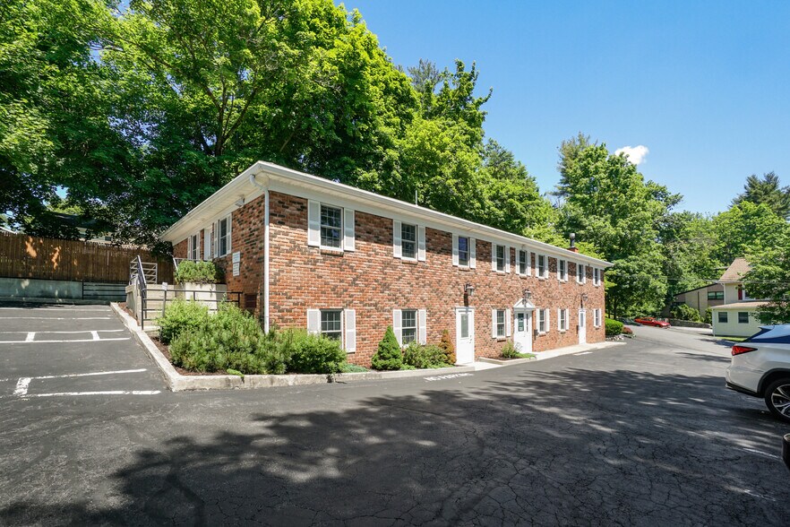 More Photos Of 160 N State Rd, Briarcliff Manor Village Medical For Lease