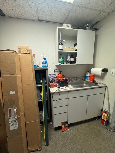 More Photos Of 4111 Jackson Rd, Ann Arbor Warehouse For Lease