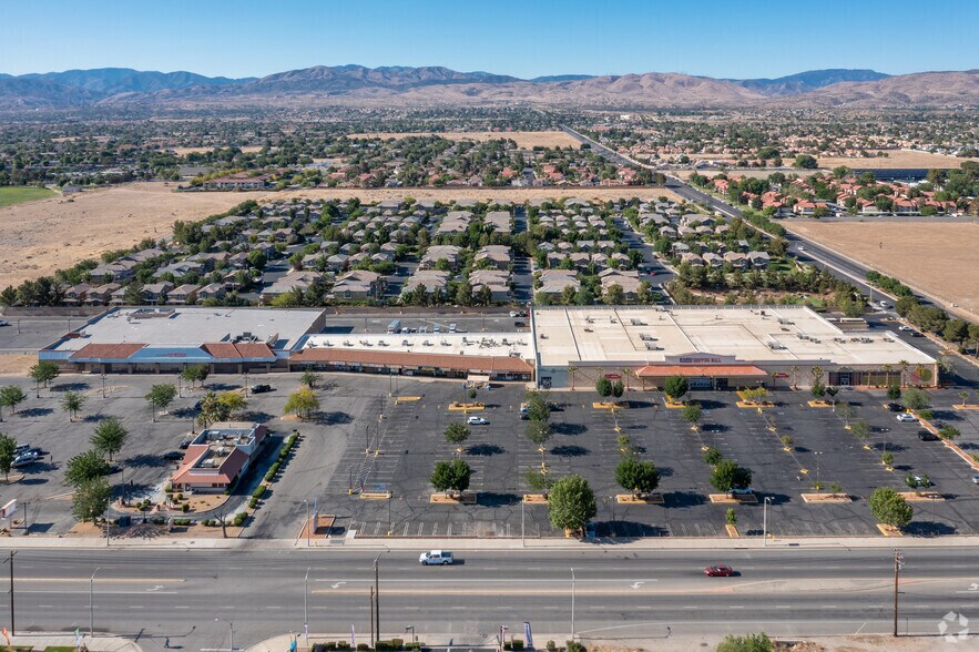 More Photos Of 2616 E Palmdale Blvd, Palmdale Supermarket For Sale