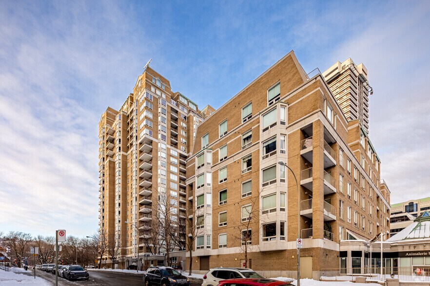 More Photos Of 1 Av Wood, Westmount Apartments For Sale