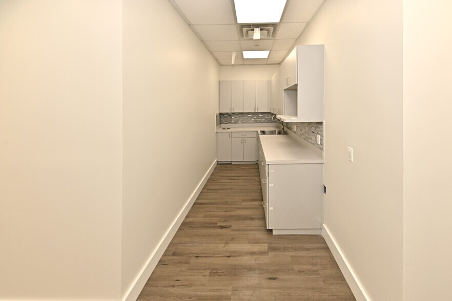 More Photos Of 210 S Newman St, Hackensack Manufacturing For Lease