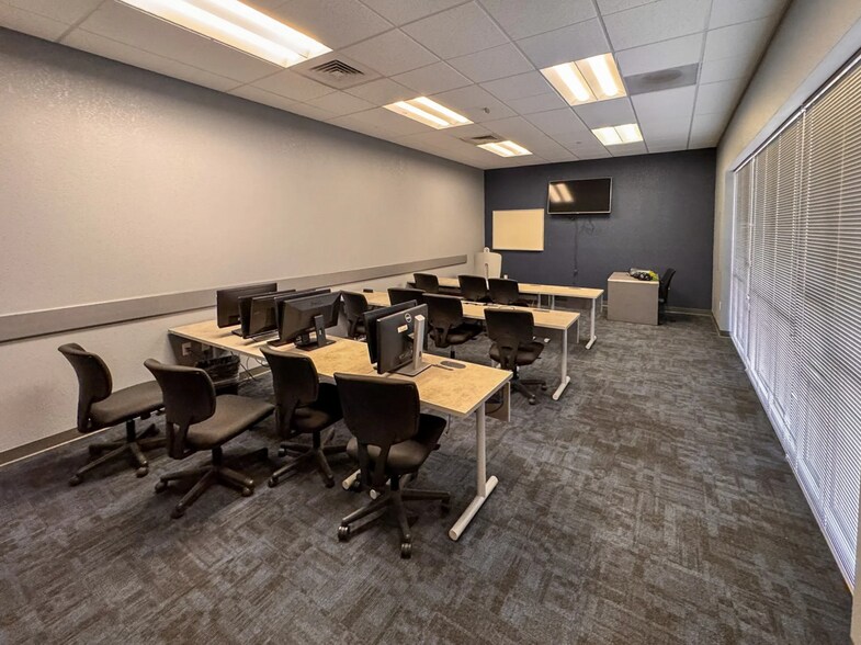 More Photos Of 1320 Adabel Dr, El Paso Office For Lease