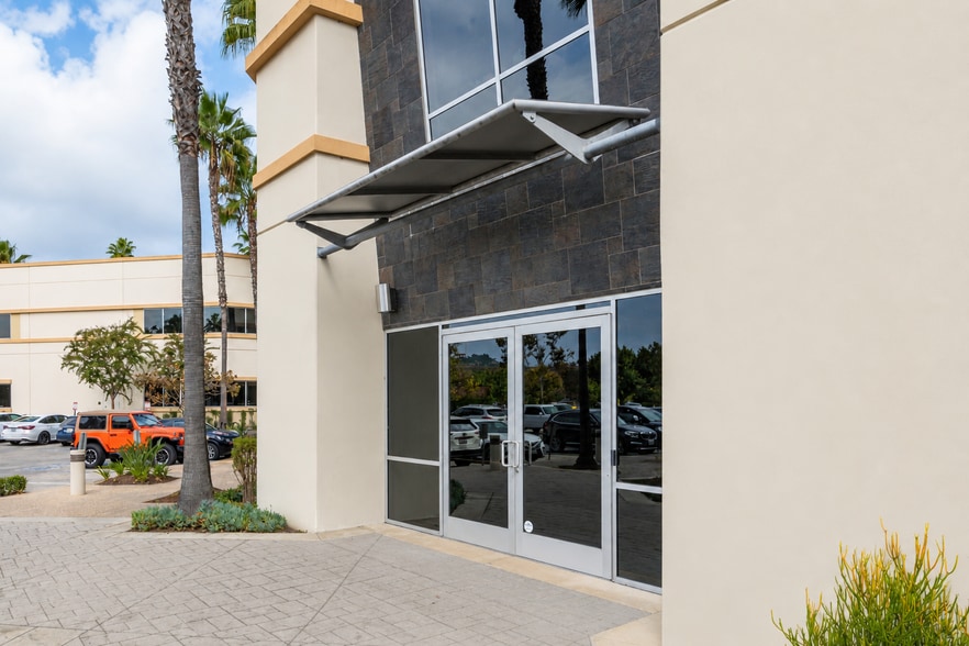 More Photos Of 716 Corporate Center Dr, Pomona Office For Lease