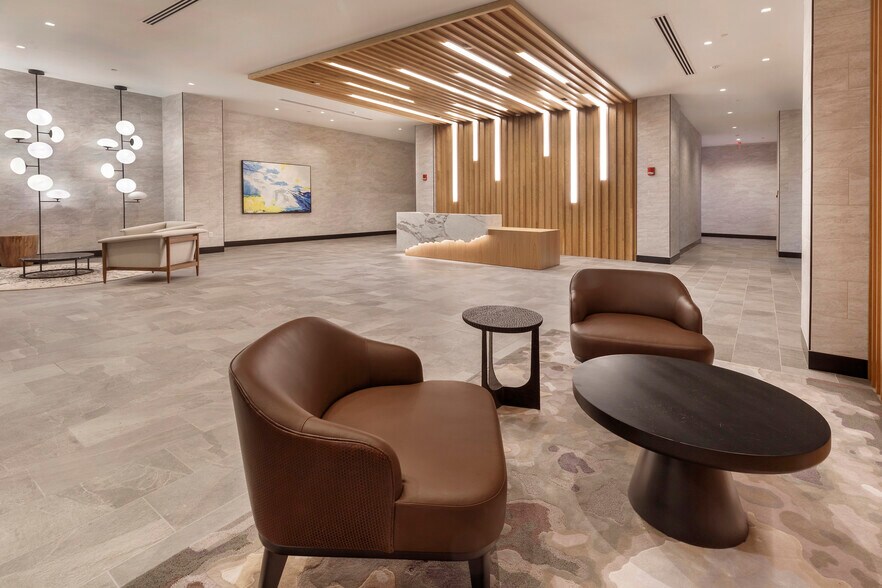 More Photos Of 3550 S Clark St, Arlington Office For Lease