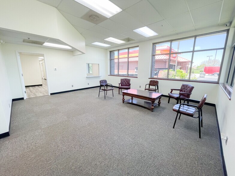 More Photos Of 4820 S Arrowhead Dr, Independence Medical For Lease