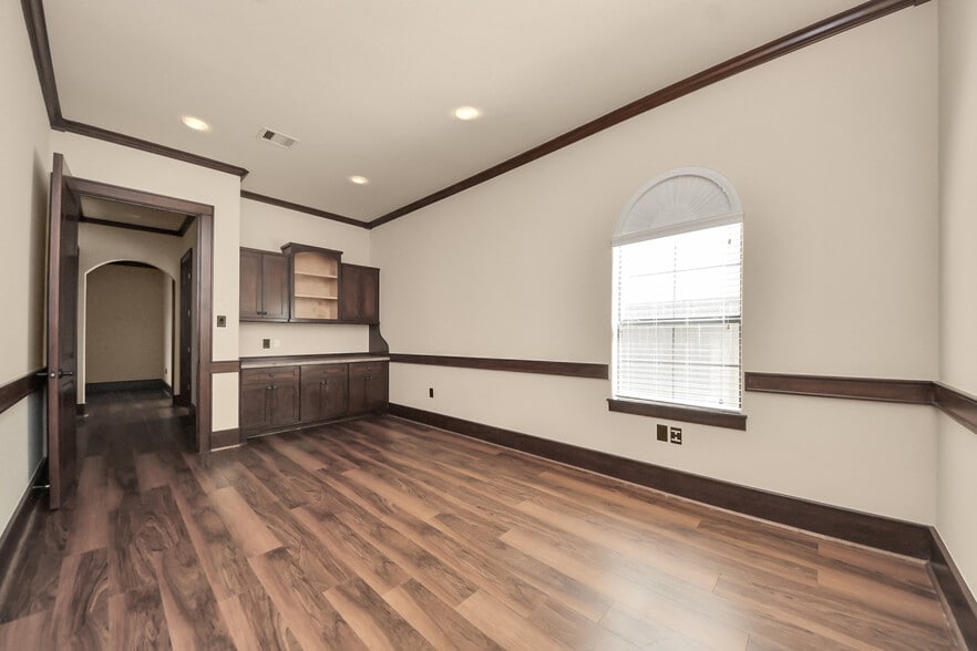 More Photos Of 12516 Cutten Rd, Houston Medical For Lease