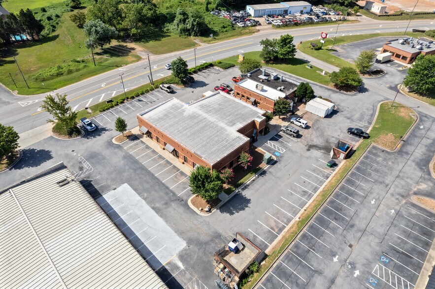 More Photos Of 3584 Atlanta Hwy, Flowery Branch Restaurant For Lease