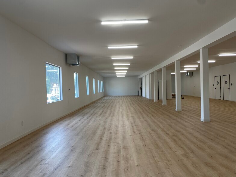 More Photos Of 6600 Lexington Ave, Los Angeles Loft Creative Space For Sale