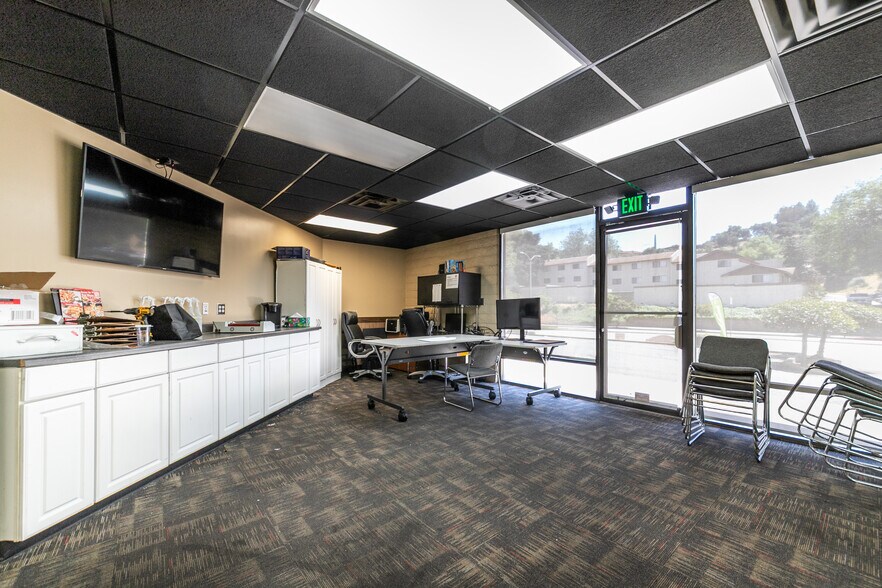 More Photos Of 1433 E Route 66, Glendora Unknown For Lease