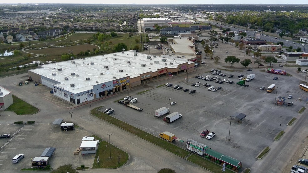 More Photos Of 14485 Bellaire Blvd, Houston Storefront For Lease