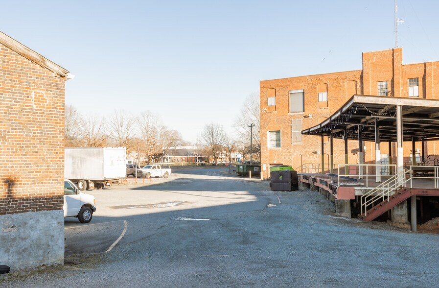 More Photos Of 176 E Railroad Ave, Gibsonville Warehouse For Lease