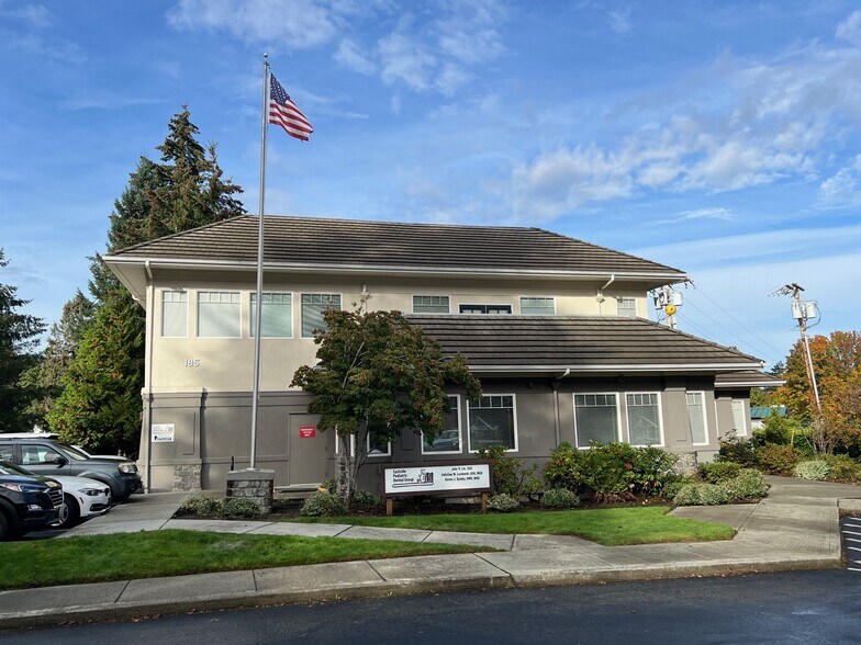 Primary Photo Of 185 NE Gilman Blvd, Issaquah Medical For Sale