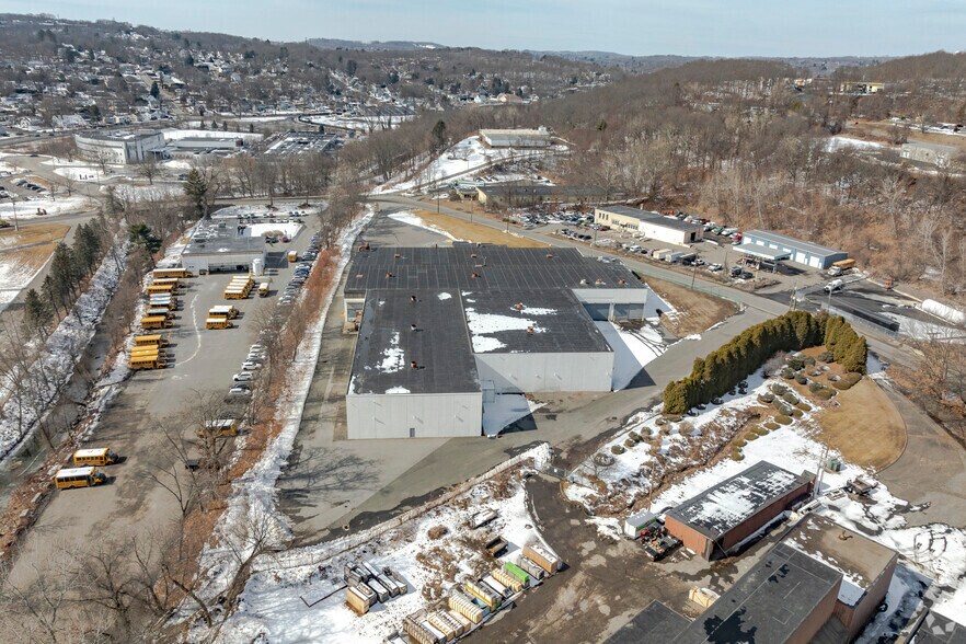 More Photos Of 240 Huntingdon Ave, Waterbury Warehouse For Lease