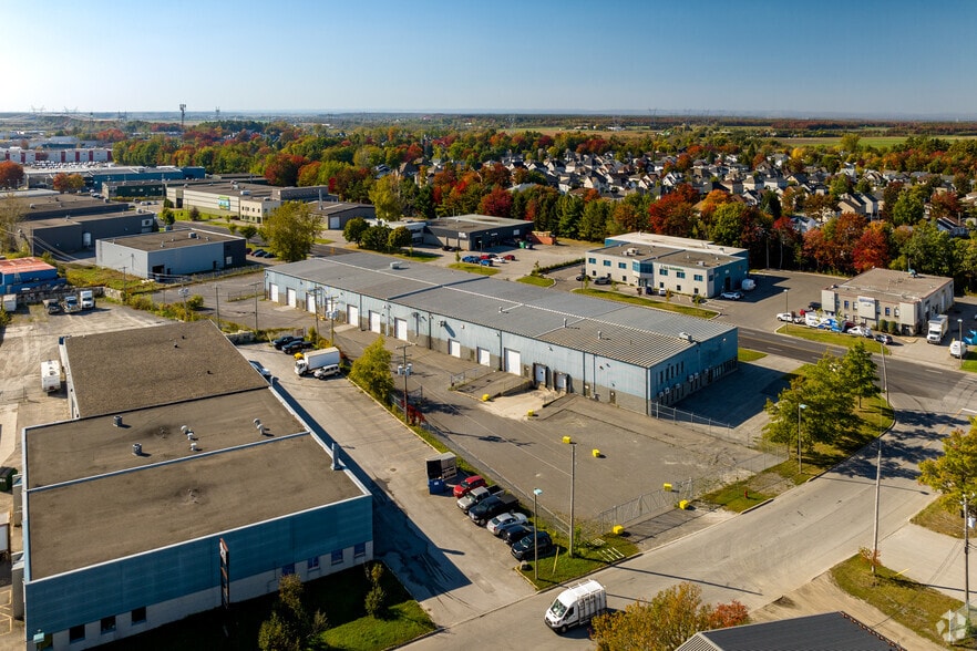 More Photos Of 3437-3465 Boul Des Entreprises, Terrebonne Warehouse For Lease