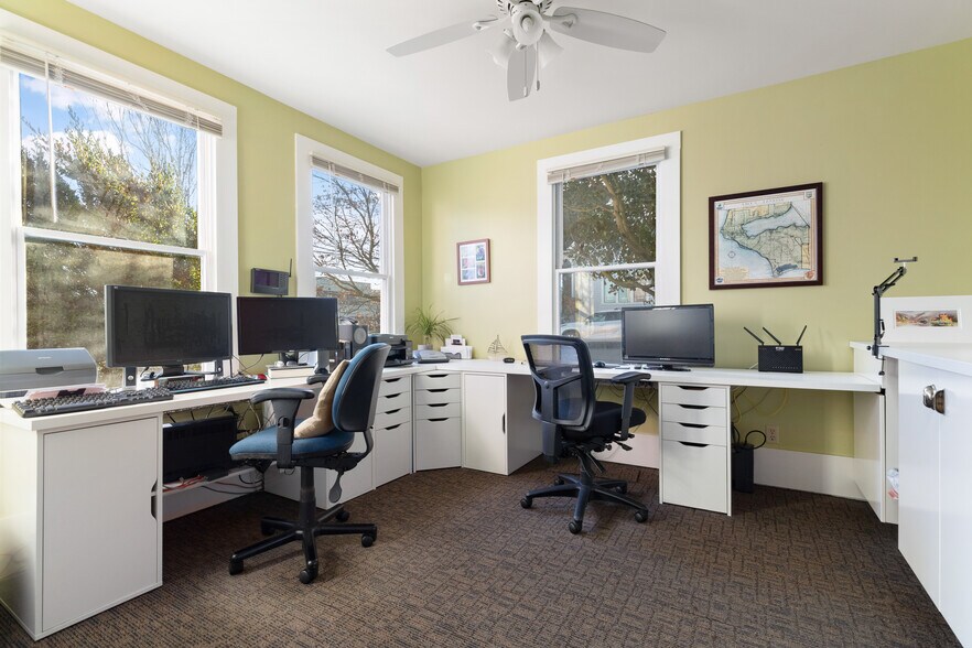 More Photos Of 704 N Main St, Coupeville Hospitality For Sale