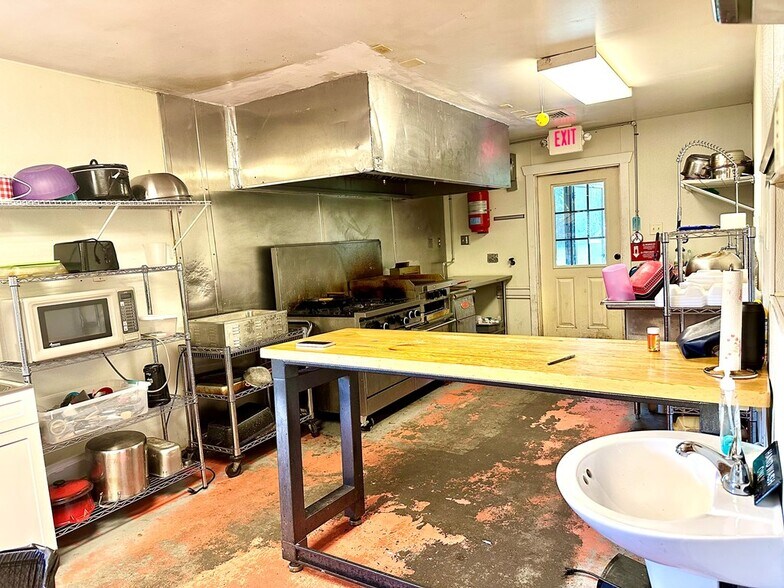 More Photos Of 8419 Valdosta Hwy, Morven Restaurant For Sale