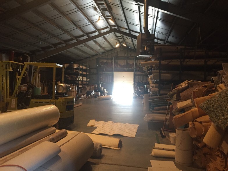 More Photos Of 28 S Main St, Voorheesville Warehouse For Lease