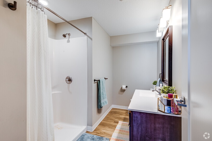 More Photos Of 1975-1977 Marshall Ave, Saint Paul Apartments For Sale