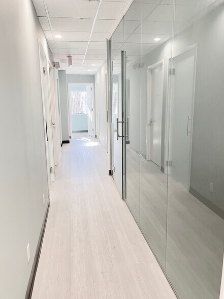 More Photos Of 67 Holly Hill Ln, Greenwich Office For Sale