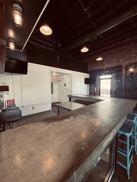 More Photos Of 675 Pulaski St, Athens Storefront Retail Office For Lease