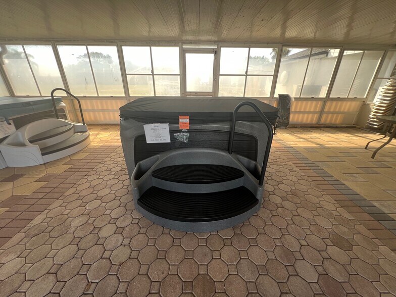 More Photos Of 6840 Cypress Gardens Blvd, Winter Haven Freestanding For Sale