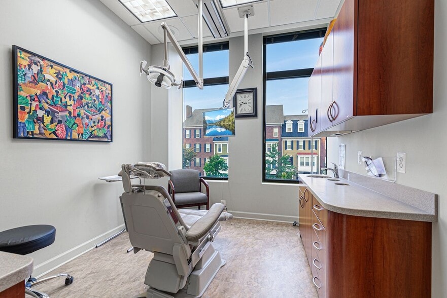 More Photos Of 7625 Maple Lawn Blvd, Fulton Medical For Lease