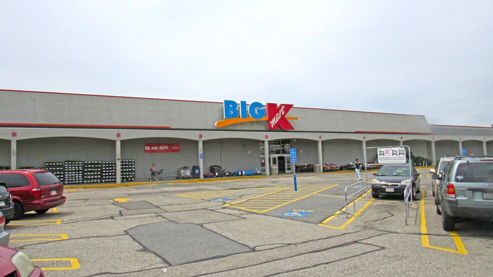 More Photos Of 1941-2039 Main St, Brockton Unknown For Lease