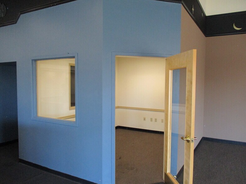 More Photos Of 412 S 9th Ave, Walla Walla Freestanding For Lease