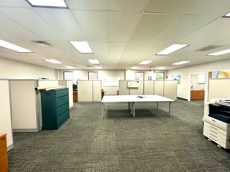 More Photos Of 24 E Brookfield Rd, North Brookfield Manufacturing For Sale