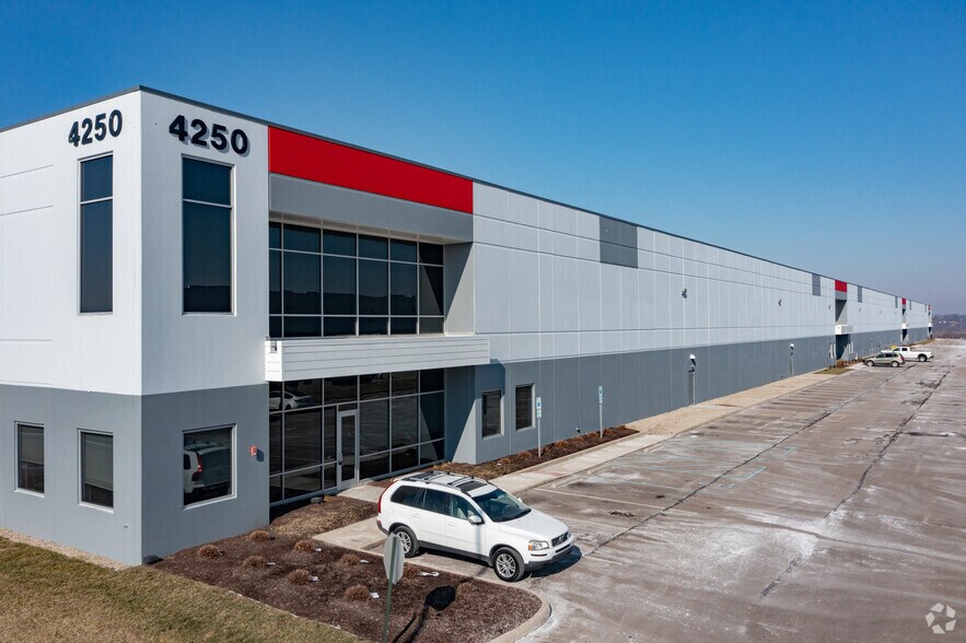 Primary Photo Of 4250 Port Union Rd, West Chester Distribution For Lease
