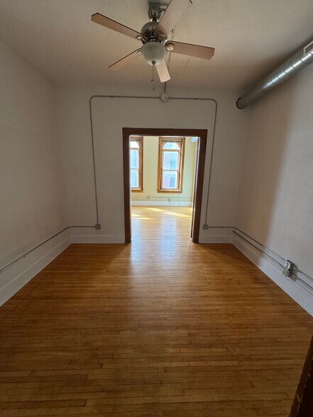 More Photos Of 327 N Riverfront Dr, Mankato Storefront Retail Residential For Sale