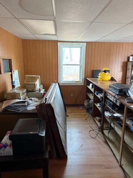 More Photos Of 72 Unity St, Turners Falls Freestanding For Sale