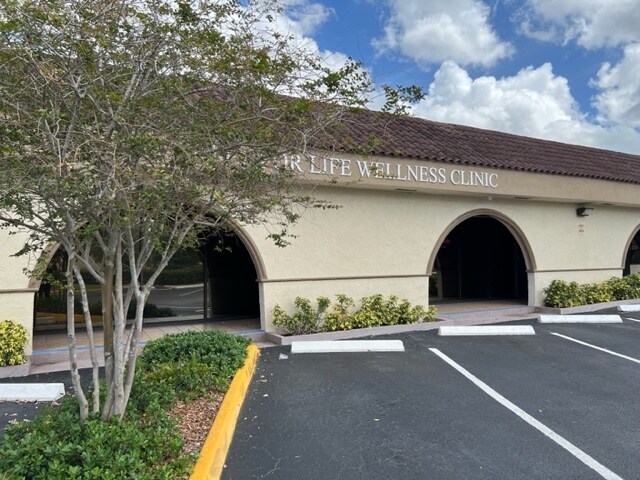 More Photos Of 6435-6471 W Commercial Blvd, Tamarac Medical For Lease