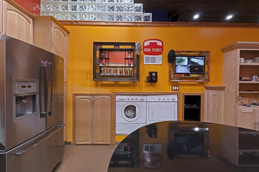 More Photos Of 101 W Main St, Hogansville Distribution For Sale