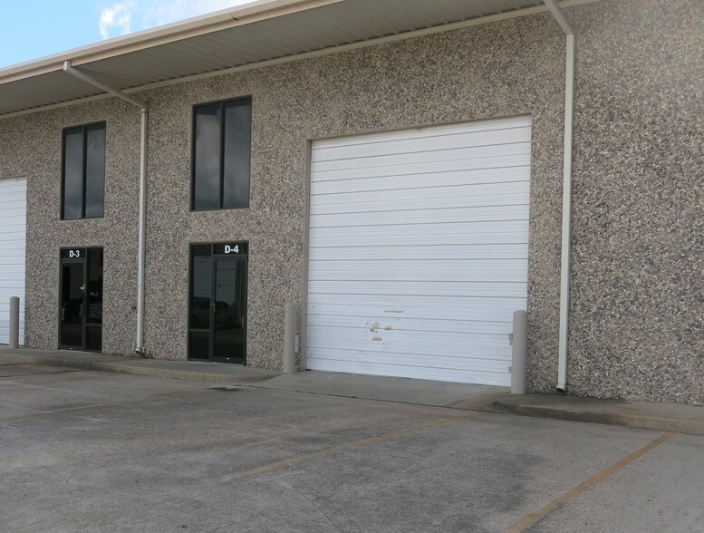 More Photos Of 5708 N Shepherd Dr, Houston Unknown For Lease