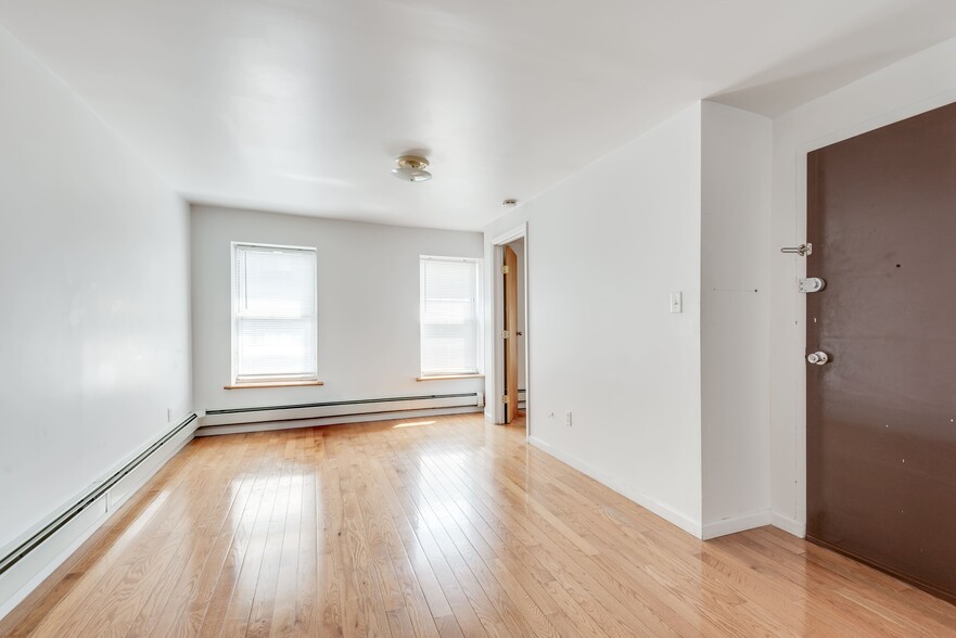 More Photos Of 489 Myrtle Ave, Brooklyn Storefront Retail Residential For Sale