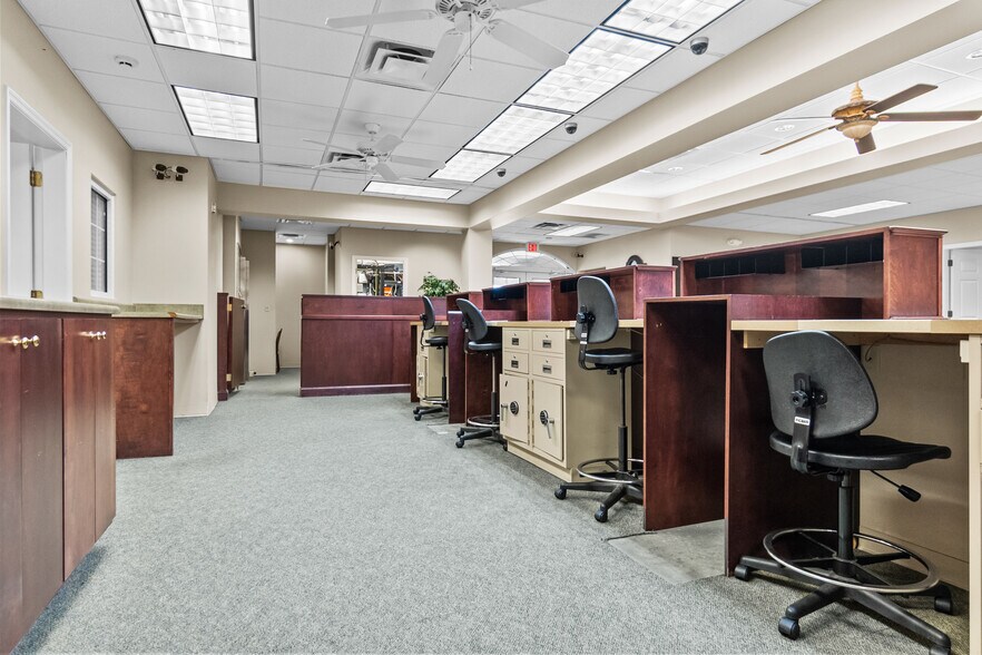 More Photos Of 239 Cedric St, Leesburg Office For Sale