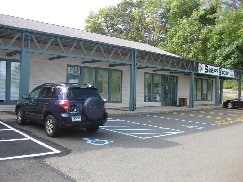 More Photos Of 249-251 W Main St, Branford Unknown For Lease