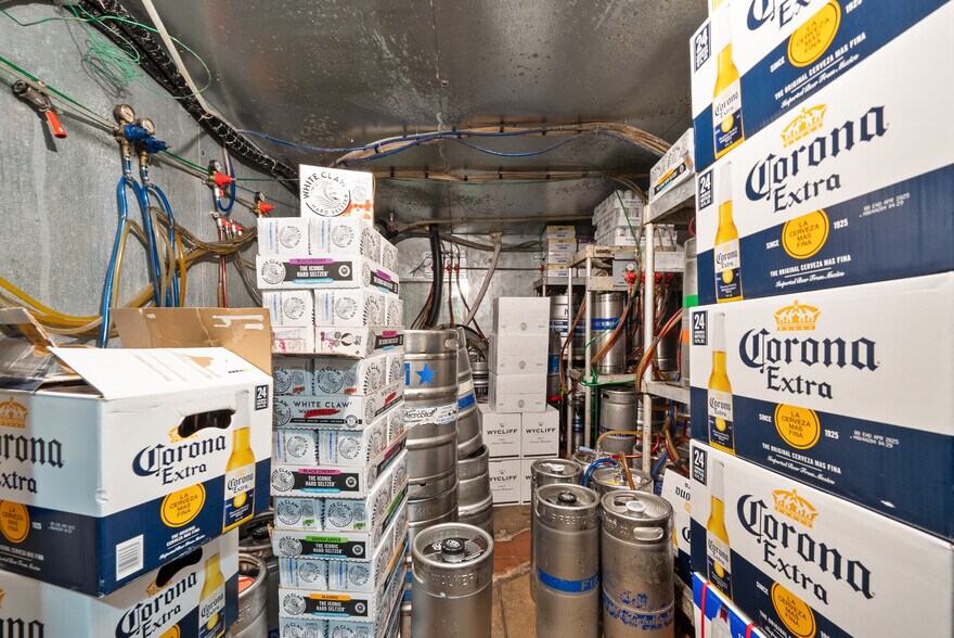 More Photos Of 197 E 2nd St, Pomona Bar For Sale