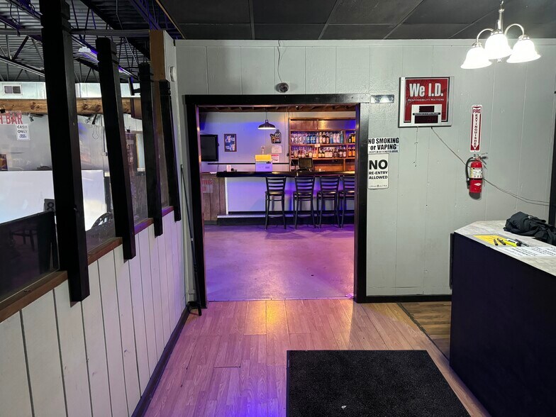 More Photos Of 3080 W State St, Bristol Bar For Sale