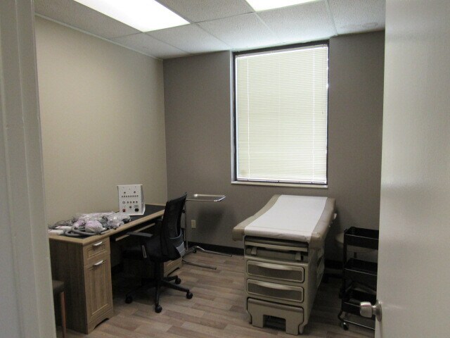 More Photos Of 4001 Confederate Point Rd, Jacksonville Medical For Sale