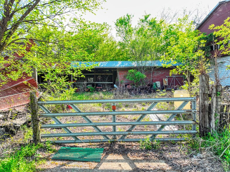 More Photos Of 100 S Magnolia Ave, Hubbard Auto Repair For Sale