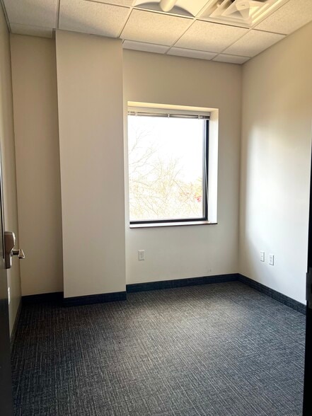 More Photos Of 12345 Portland Ave, Burnsville Flex For Lease