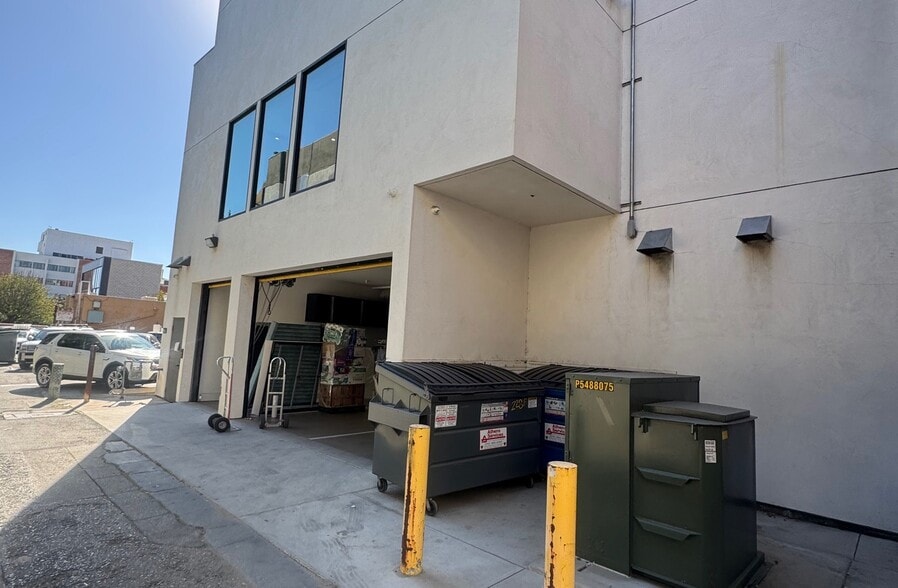 More Photos Of 228-230 S Beverly Dr, Beverly Hills Office For Lease