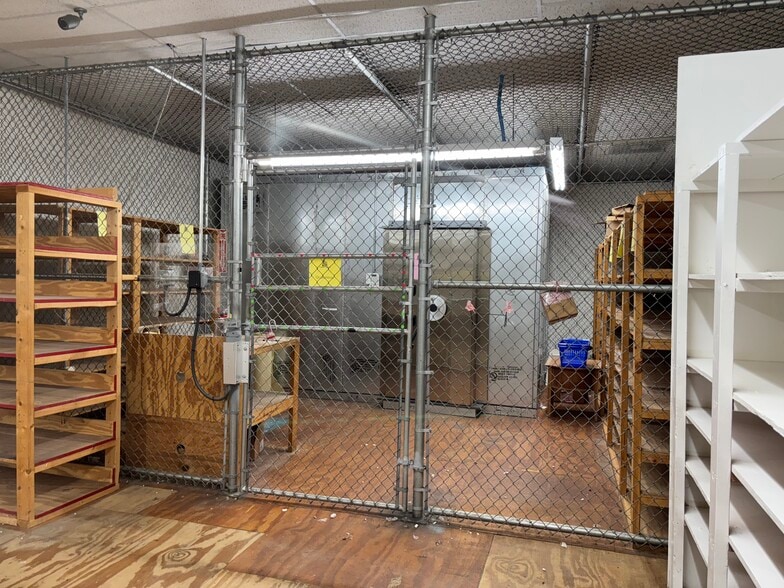 More Photos Of 1304 S Broad St, Monroe Flex For Lease