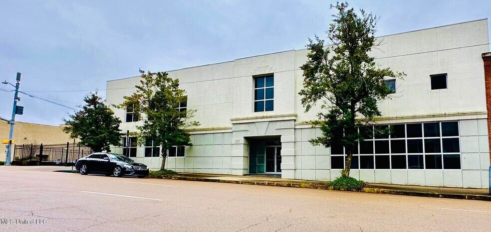 More Photos Of 277 E Pearl St, Jackson Office For Sale