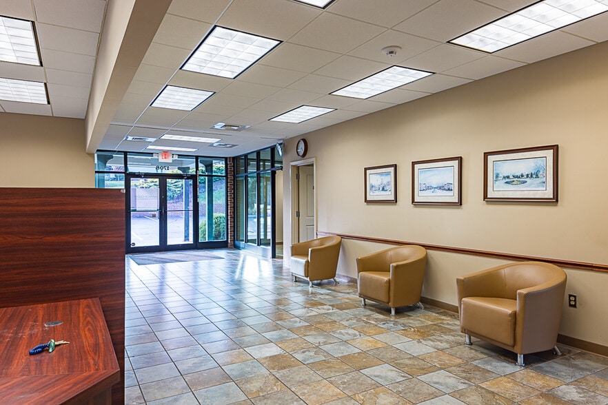 More Photos Of 1708 N Eastman Rd, Kingsport Bank For Sale