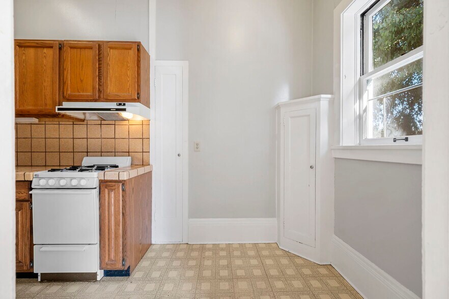 More Photos Of 2 Hugo St, San Francisco Apartments For Sale