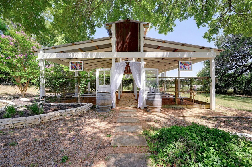 More Photos Of 23351 Ranch to Market 150 rd, Driftwood Specialty For Sale