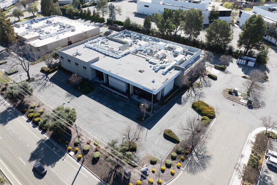 More Photos Of 3100 Central Expy, Santa Clara Research And Development For Lease